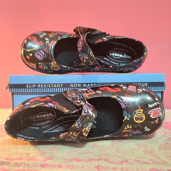 NWT, Easy Works by Easy Street Maryjane Clogs - Wide, 9 - Picture 2 of 4